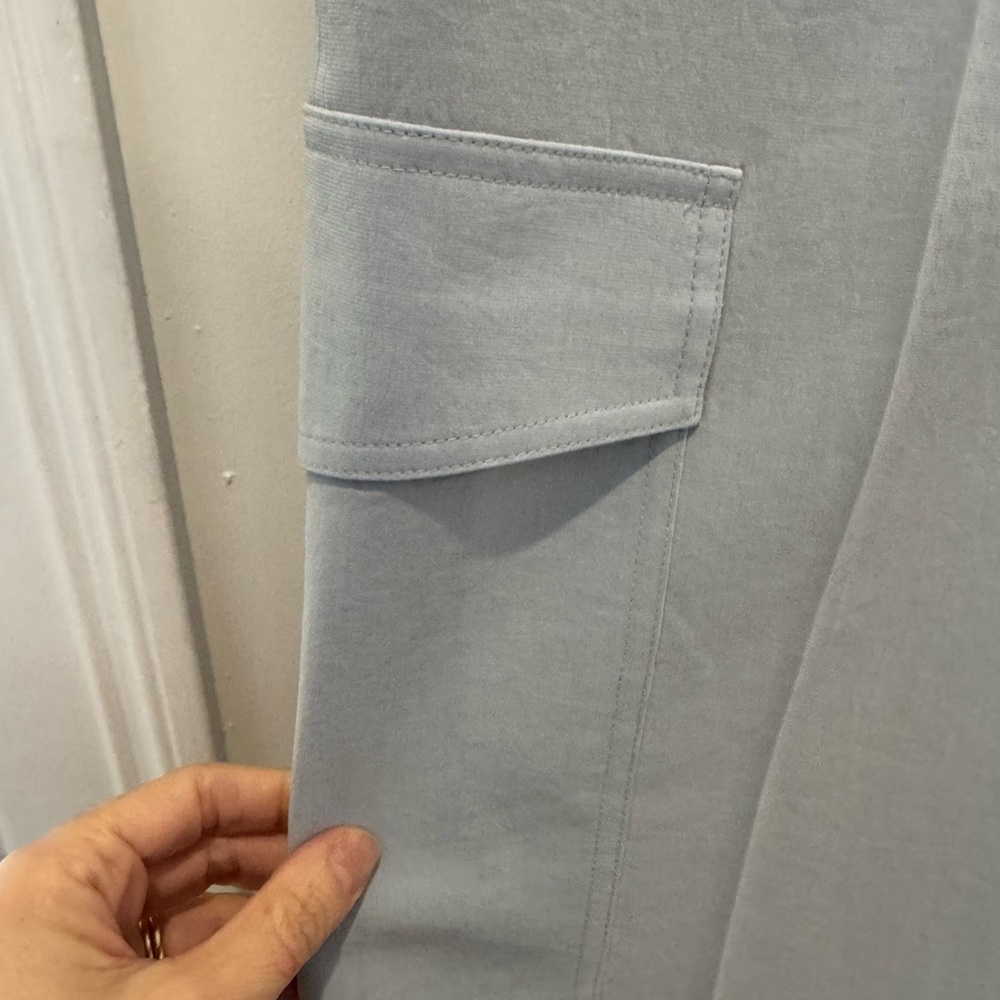 Theory Light blue Cargo pants size 6 inseam 23.5 inches - Picture 3 of 8